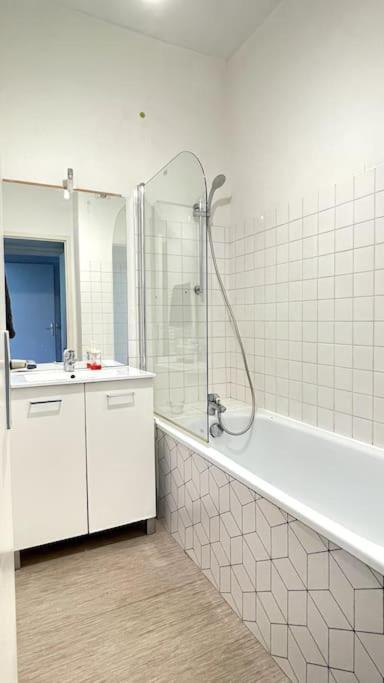 Le Manoir Mermoz : Appartement T2 Tout Equipe Rennes Buitenkant foto